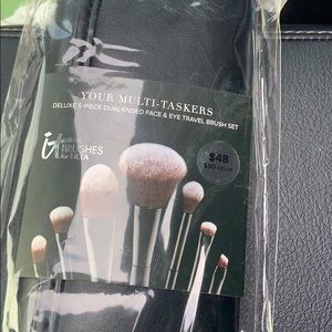 It brushes! 5 piece